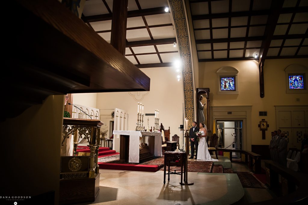 jacksonville-wedding-at-annunciation-catholic-church-dana-goodson-photography-025