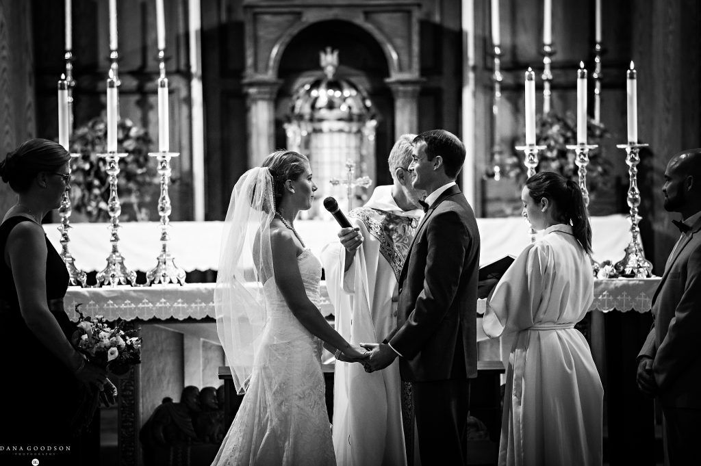 jacksonville-wedding-at-annunciation-catholic-church-dana-goodson-photography-026