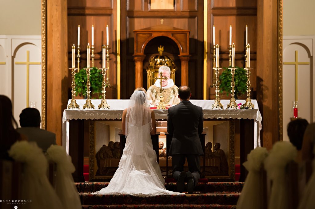 jacksonville-wedding-at-annunciation-catholic-church-dana-goodson-photography-029